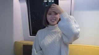 紧亚洲在桌子上性交很棒在不同的位置 w 暨在猫上